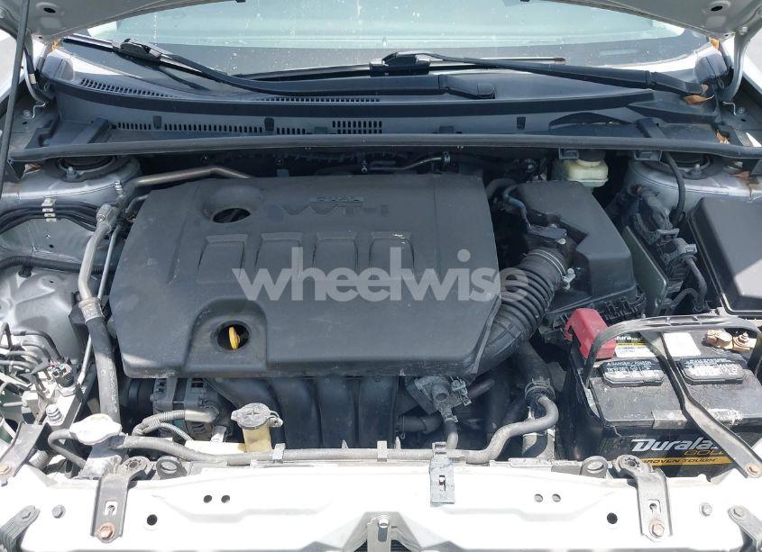 Photo 10 of 2015 Toyota Corolla LE (VIN 2T1BURHE3FC253443)