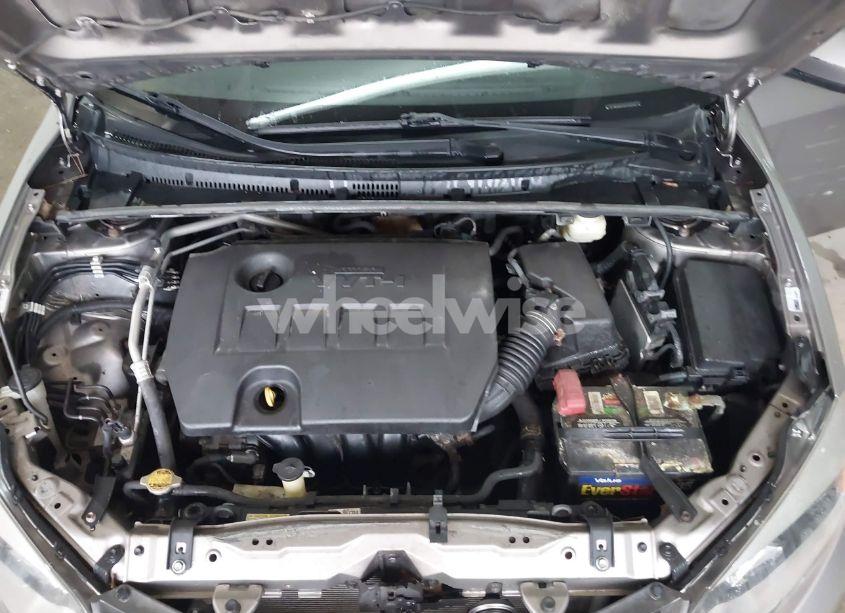 Photo 10 of 2015 Toyota Corolla LE (VIN 2T1BURHE3FC256780)