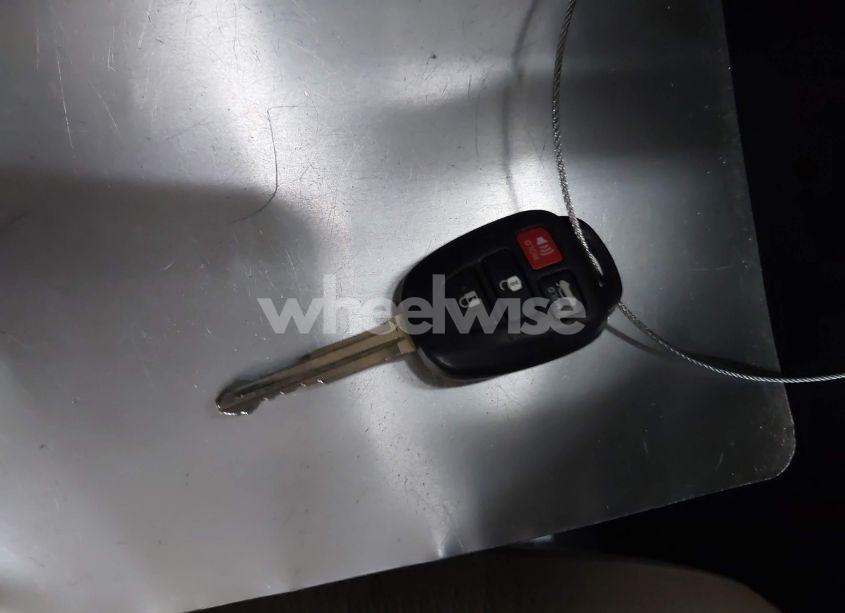 Photo 11 of 2015 Toyota Corolla LE (VIN 2T1BURHE3FC256780)