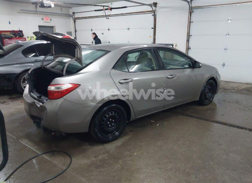 Photo 4 of 2015 Toyota Corolla LE (VIN 2T1BURHE3FC256780)