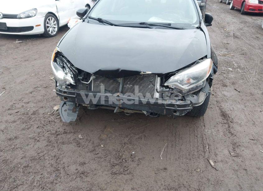 Photo 6 of 2015 Toyota Corolla LE (VIN 2T1BURHE3FC295126)