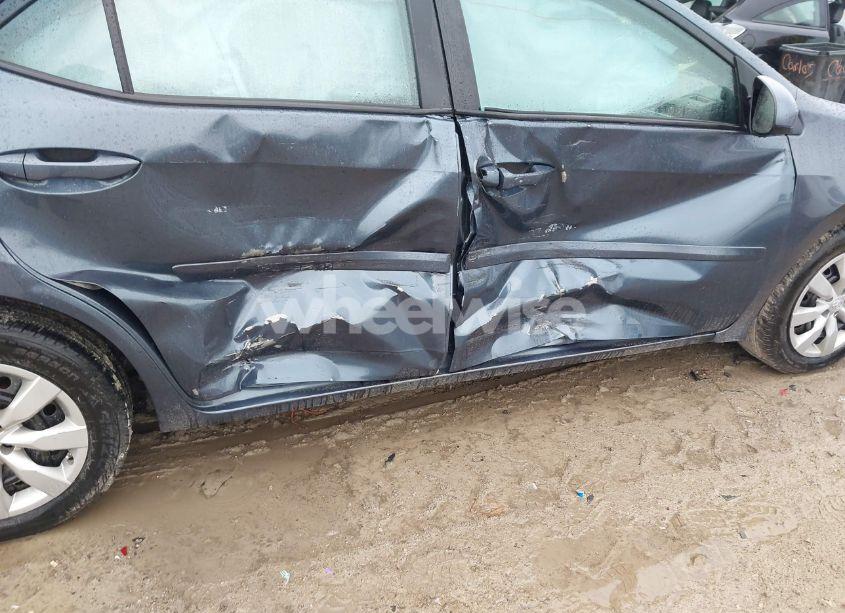 Photo 6 of 2015 Toyota Corolla L/LE/LE PLUS/LE PREMIUM/S/S PLUS/S PREMIUM (VIN 2T1BURHE3FC307758)