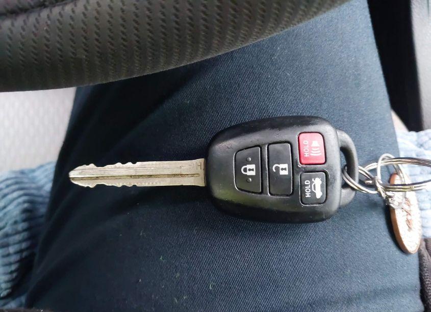 Photo 11 of 2015 Toyota Corolla LE (VIN 2T1BURHE3FC330523)