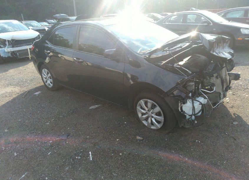 2015 Toyota Corolla LE (VIN 2T1BURHE3FC333664) main photo