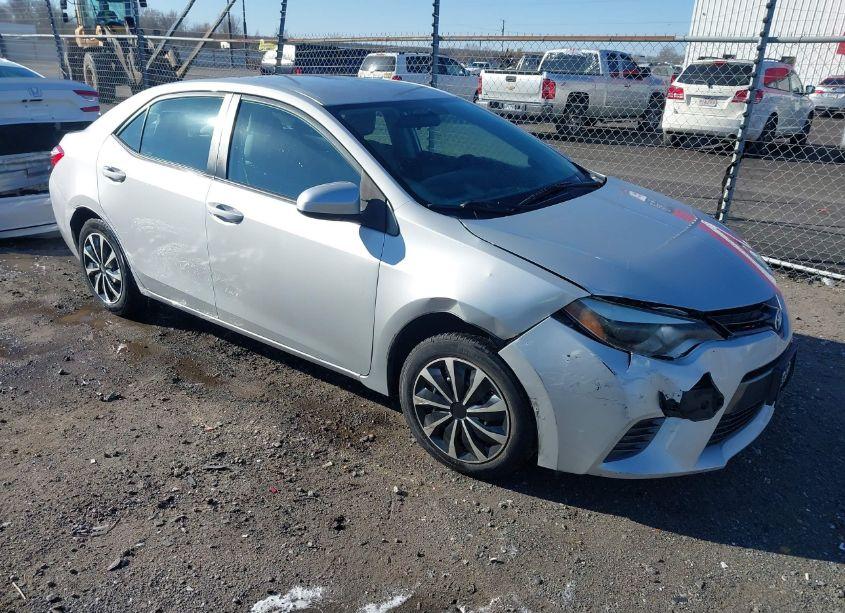 2015 Toyota Corolla LE (VIN 2T1BURHE3FC344275) main photo