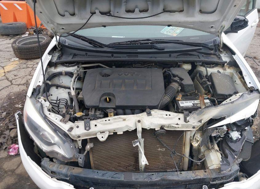 Photo 6 of 2015 Toyota Corolla LE PLUS (VIN 2T1BURHE3FC359519)