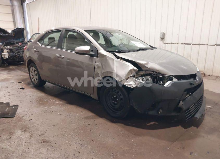 2015 Toyota Corolla LE (VIN 2T1BURHE3FC404555) main photo