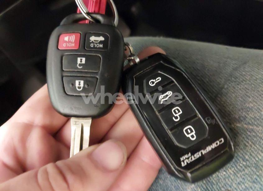 Photo 11 of 2015 Toyota Corolla LE (VIN 2T1BURHE3FC404555)