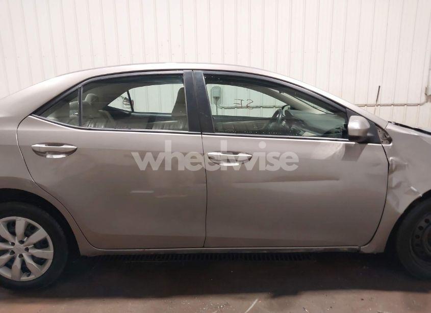 Photo 13 of 2015 Toyota Corolla LE (VIN 2T1BURHE3FC404555)