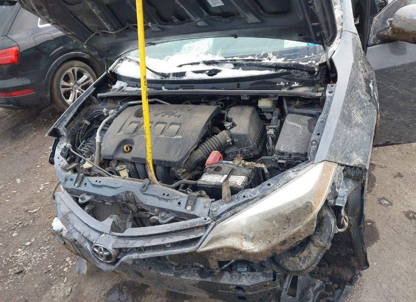 Photo 10 of 2015 Toyota Corolla LE (VIN 2T1BURHE3FC408427)