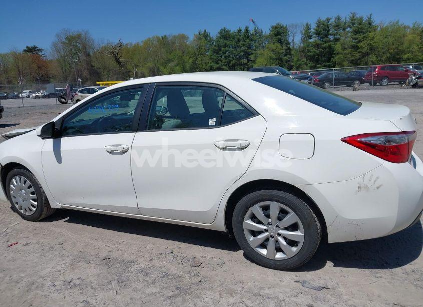 Photo 14 of 2015 Toyota Corolla LE (VIN 2T1BURHE3FC417824)