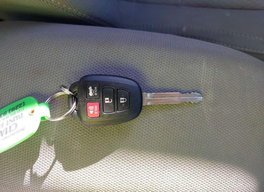 Photo 11 of 2015 Toyota Corolla LE (VIN 2T1BURHE3FC448443)