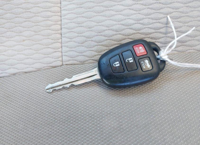 Photo 11 of 2015 Toyota Corolla LE (VIN 2T1BURHE3FC448538)