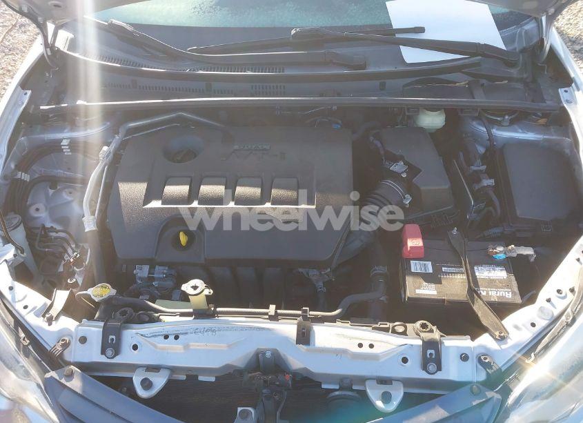 Photo 10 of 2015 Toyota Corolla LE (VIN 2T1BURHE3FC451830)