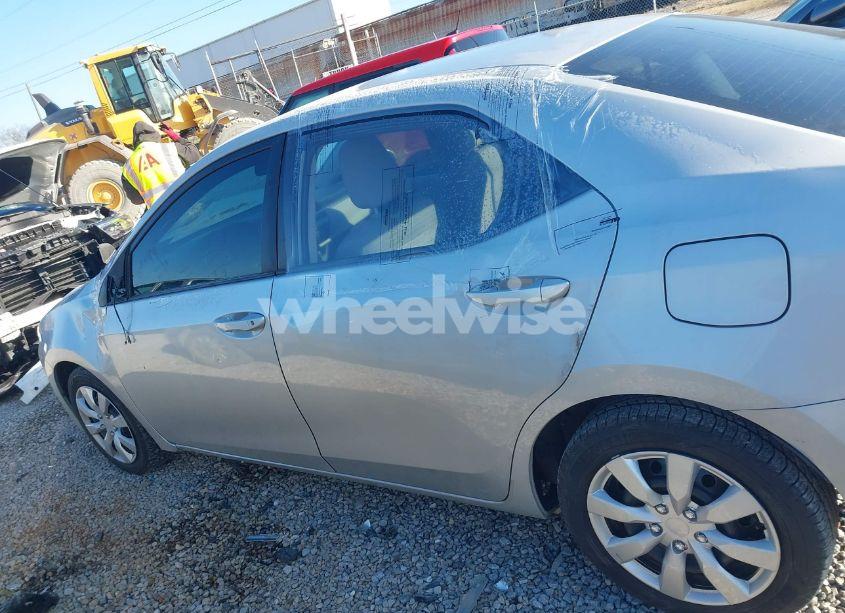 Photo 14 of 2015 Toyota Corolla LE (VIN 2T1BURHE3FC451830)