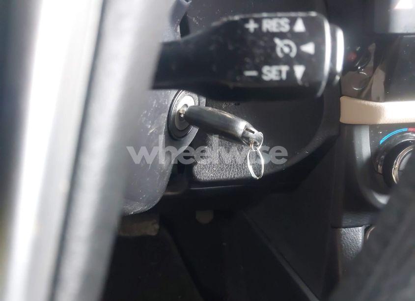 Photo 11 of 2015 Toyota Corolla LE (VIN 2T1BURHE3FC462035)