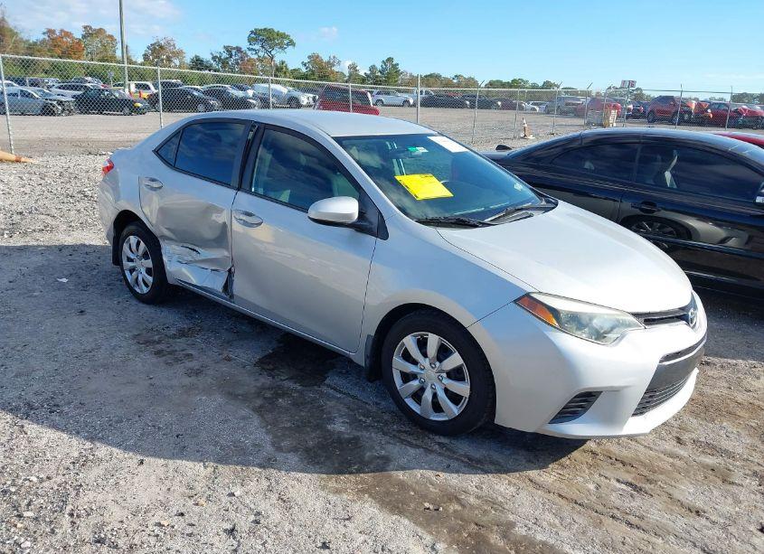 2016 Toyota Corolla LE (VIN 2T1BURHE3GC495392) main photo