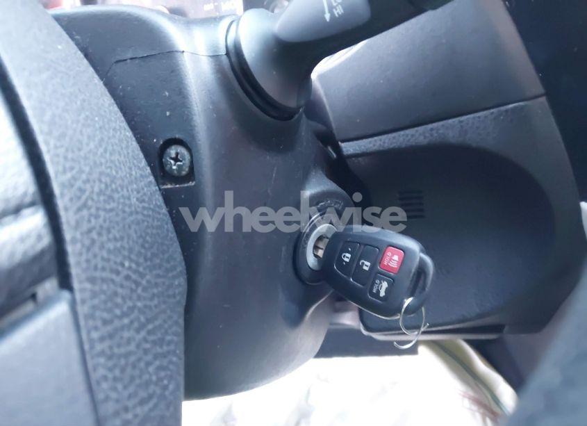 Photo 11 of 2016 Toyota Corolla LE (VIN 2T1BURHE3GC508836)