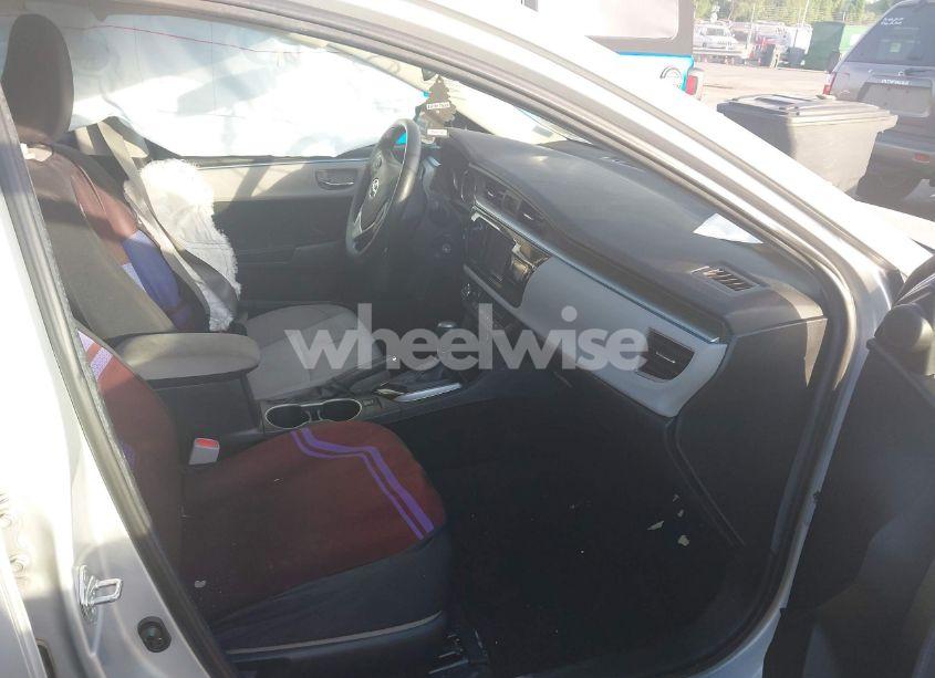 Photo 5 of 2016 Toyota Corolla LE (VIN 2T1BURHE3GC512174)