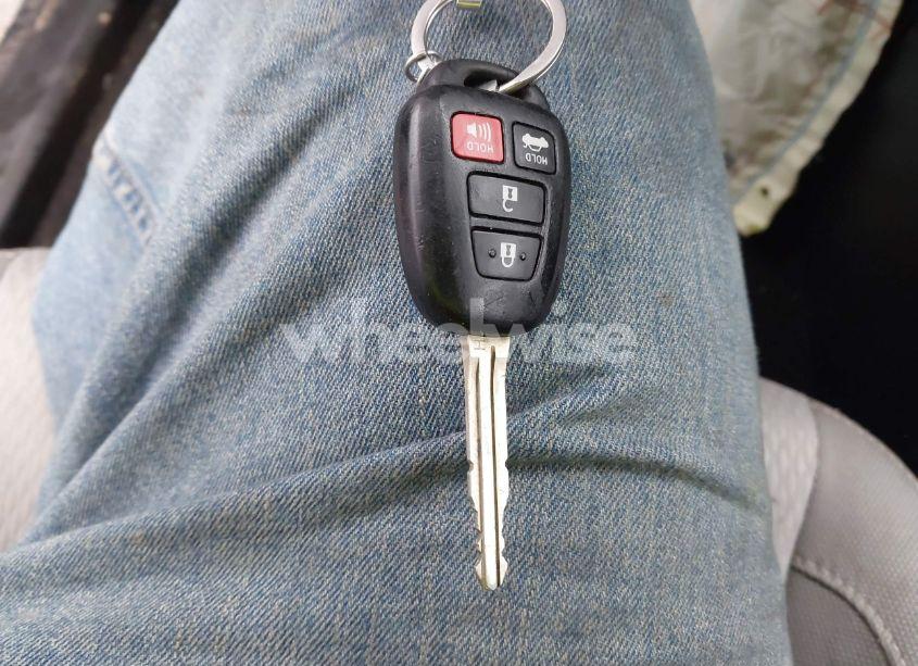 Photo 11 of 2016 Toyota Corolla LE (VIN 2T1BURHE3GC617068)