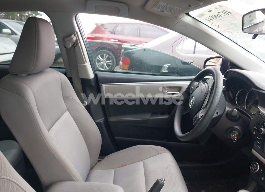 Photo 5 of 2016 Toyota Corolla LE (VIN 2T1BURHE3GC624375)