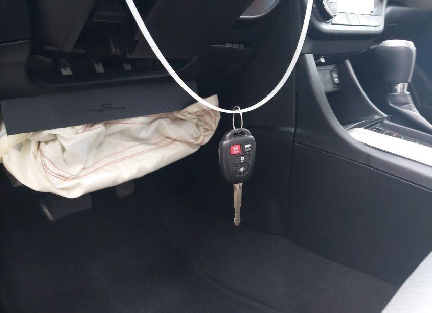 Photo 11 of 2016 Toyota Corolla LE (VIN 2T1BURHE3GC641371)