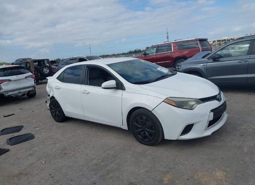 2016 Toyota Corolla LE (VIN 2T1BURHE3GC642844) main photo