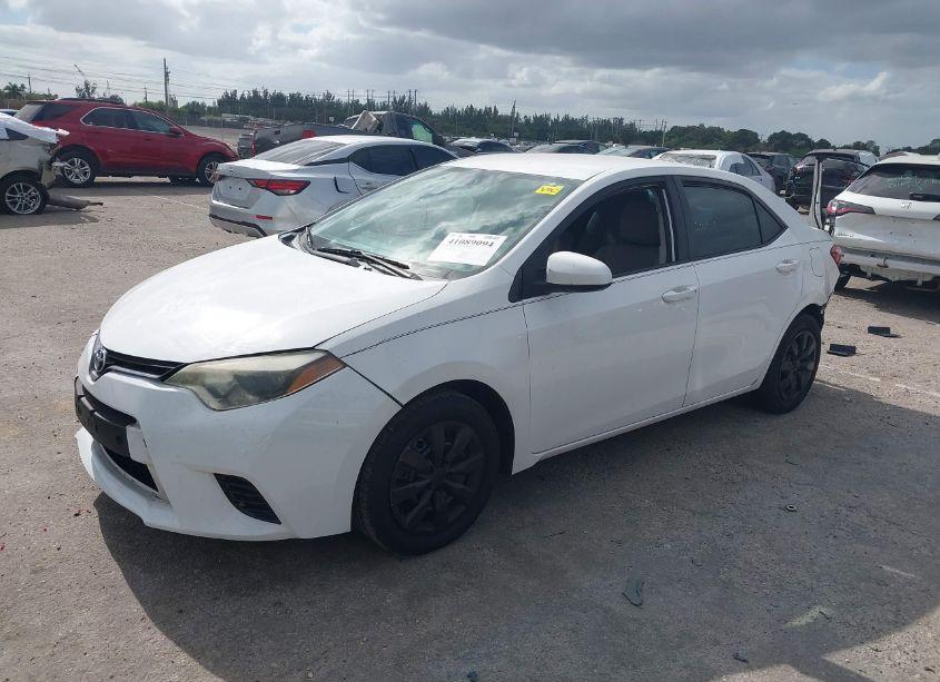Photo 2 of 2016 Toyota Corolla LE (VIN 2T1BURHE3GC642844)