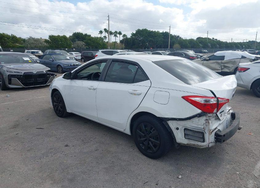 Photo 3 of 2016 Toyota Corolla LE (VIN 2T1BURHE3GC642844)