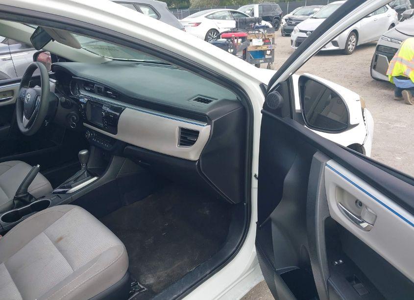 Photo 5 of 2016 Toyota Corolla LE (VIN 2T1BURHE3GC642844)