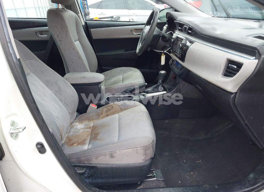 Photo 5 of 2016 Toyota Corolla LE (VIN 2T1BURHE3GC651950)