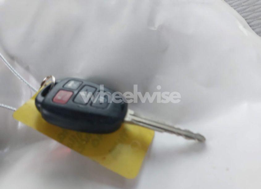 Photo 11 of 2016 Toyota Corolla LE (VIN 2T1BURHE3GC665590)