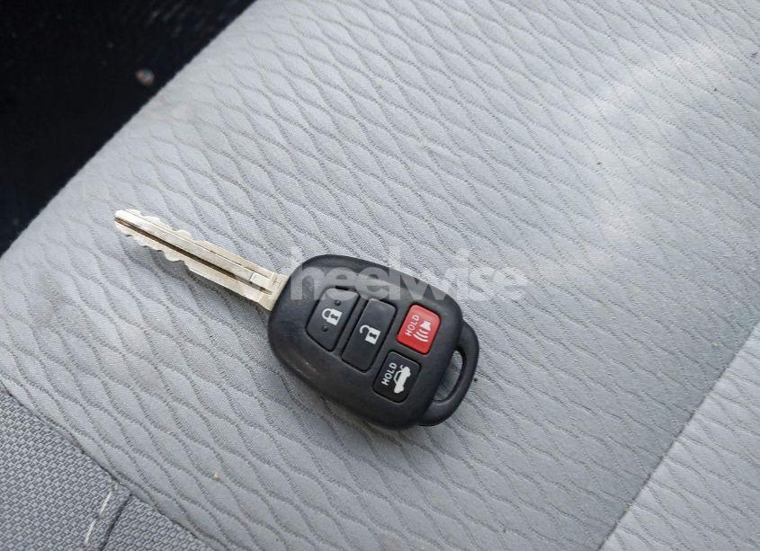 Photo 11 of 2016 Toyota Corolla LE PLUS (VIN 2T1BURHE3GC670028)