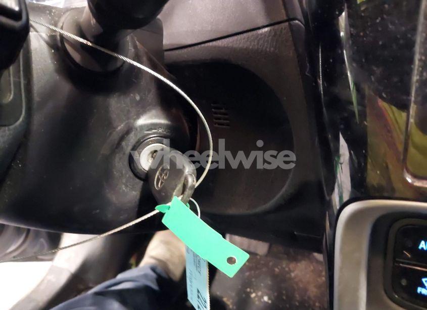 Photo 11 of 2017 Toyota Corolla SE (VIN 2T1BURHE3HC755579)