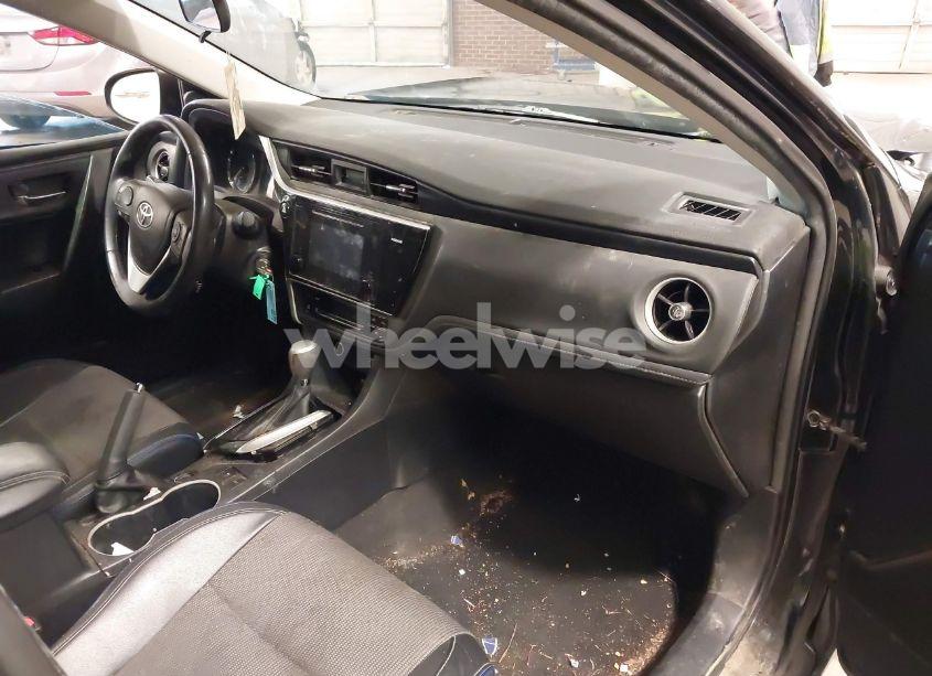 Photo 5 of 2017 Toyota Corolla SE (VIN 2T1BURHE3HC755579)