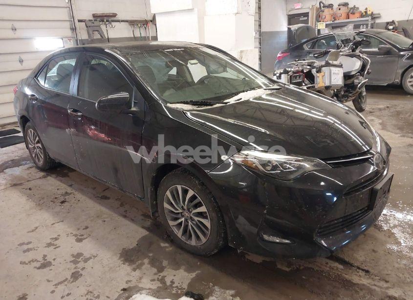 2017 Toyota Corolla XLE (VIN 2T1BURHE3HC760135) main photo