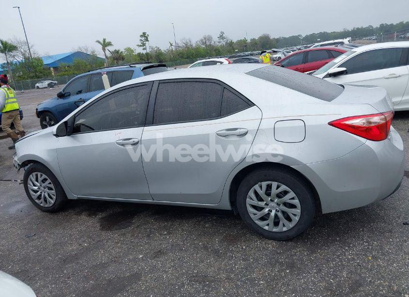 Photo 15 of 2017 Toyota Corolla LE (VIN 2T1BURHE3HC763634)