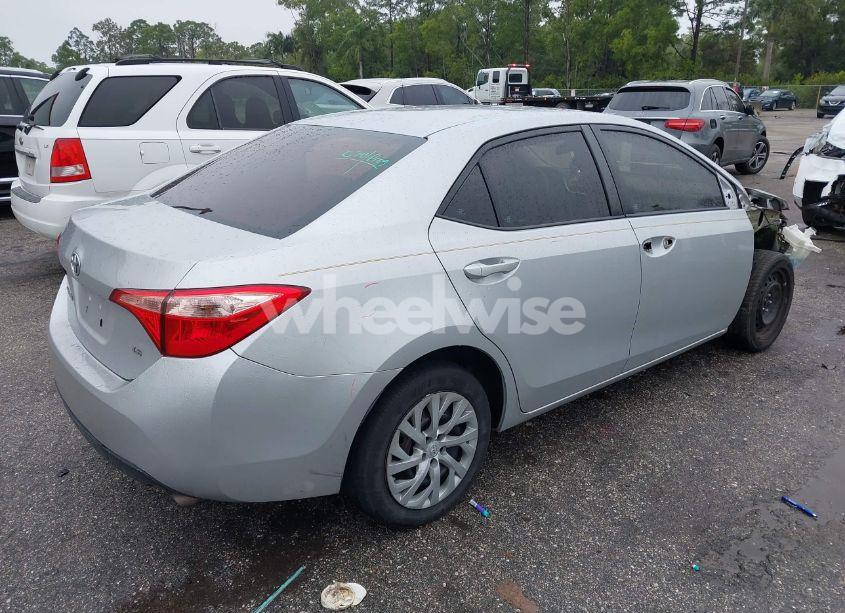 Photo 4 of 2017 Toyota Corolla LE (VIN 2T1BURHE3HC763634)