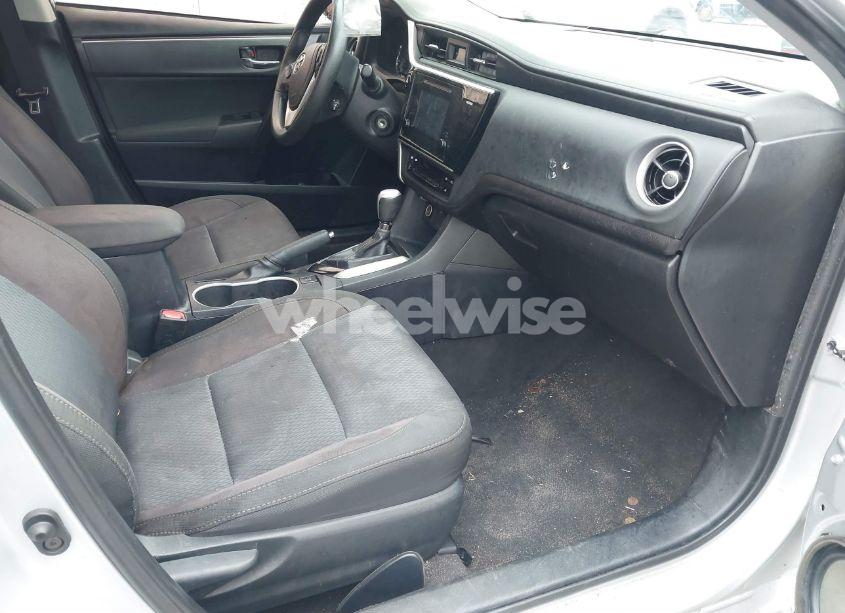 Photo 5 of 2017 Toyota Corolla LE (VIN 2T1BURHE3HC763634)
