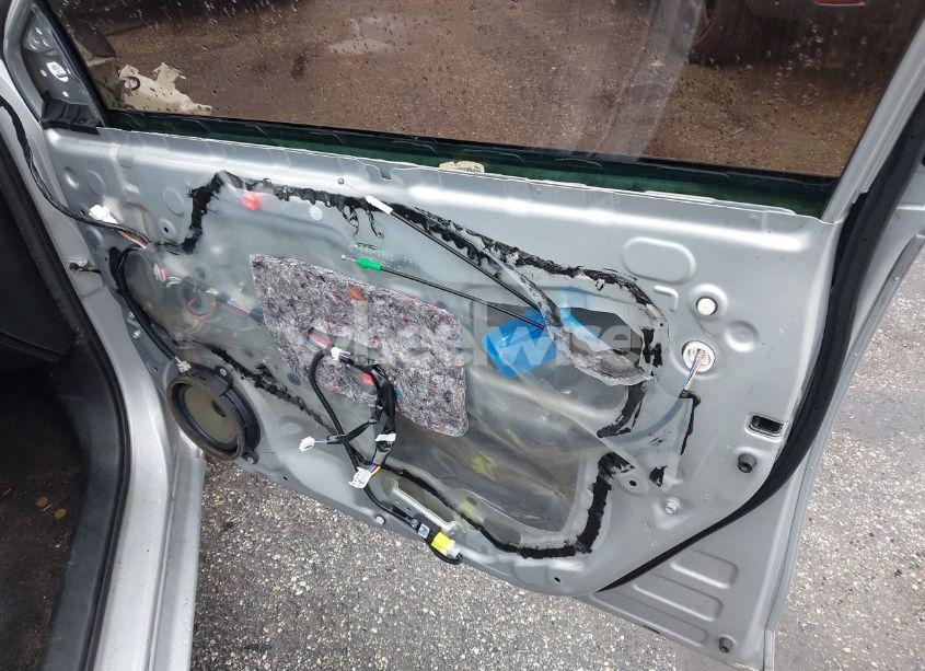 Photo 6 of 2017 Toyota Corolla LE (VIN 2T1BURHE3HC763634)