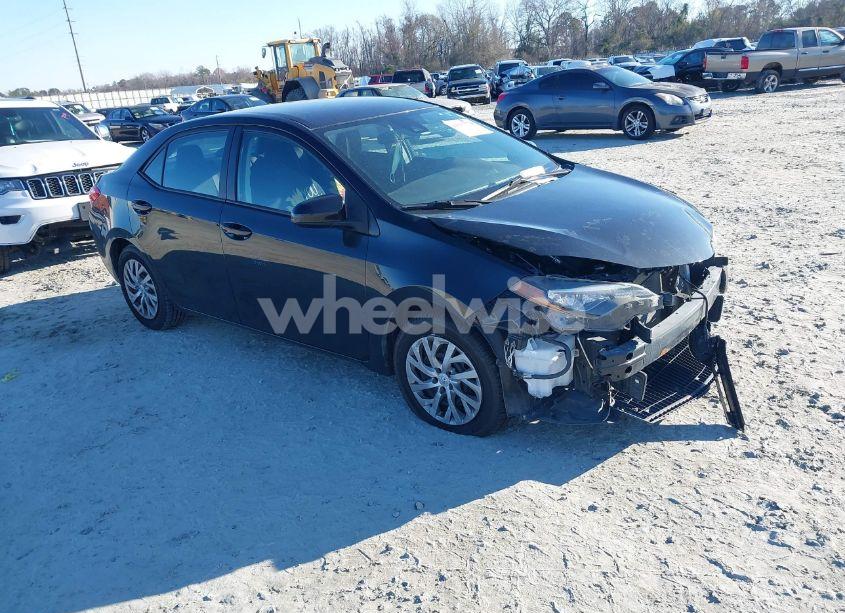 2017 Toyota Corolla LE (VIN 2T1BURHE3HC795127) main photo