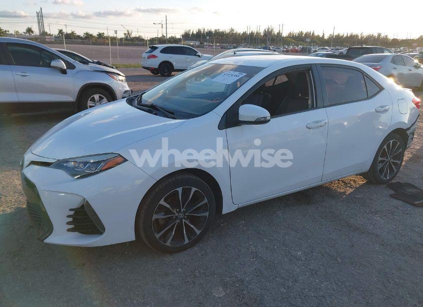 Photo 2 of 2017 Toyota Corolla SE (VIN 2T1BURHE3HC819135)