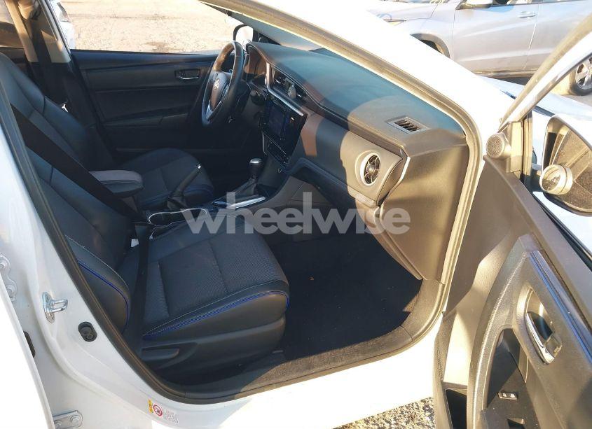 Photo 5 of 2017 Toyota Corolla SE (VIN 2T1BURHE3HC819135)