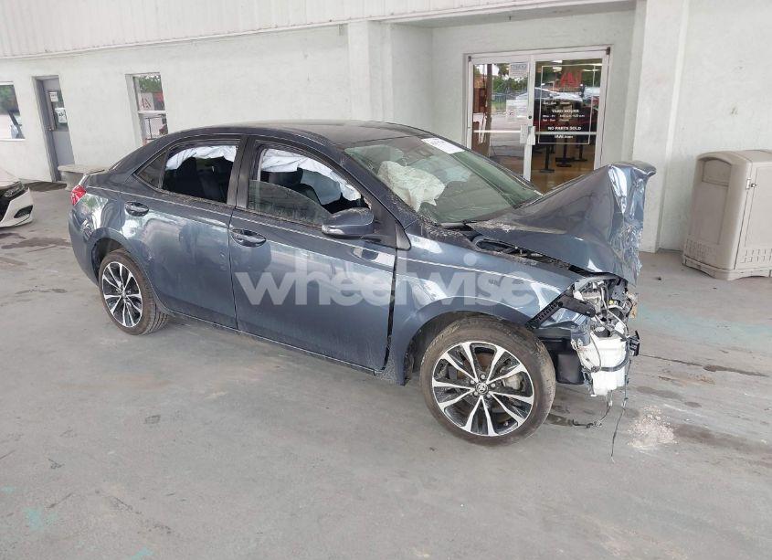 2017 Toyota Corolla SE (VIN 2T1BURHE3HC833729) main photo