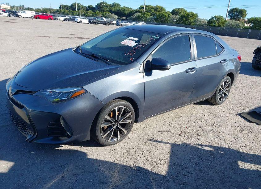 Photo 2 of 2017 Toyota Corolla SE (VIN 2T1BURHE3HC843631)