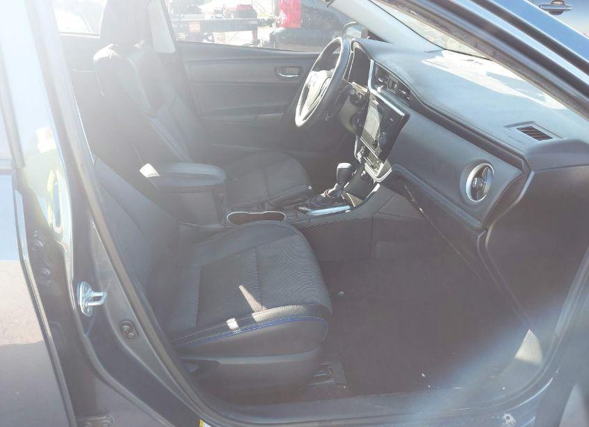 Photo 5 of 2017 Toyota Corolla SE (VIN 2T1BURHE3HC843631)