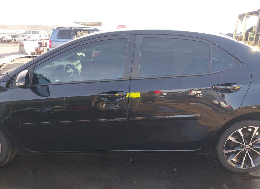 Photo 15 of 2017 Toyota Corolla SE (VIN 2T1BURHE3HC848215)