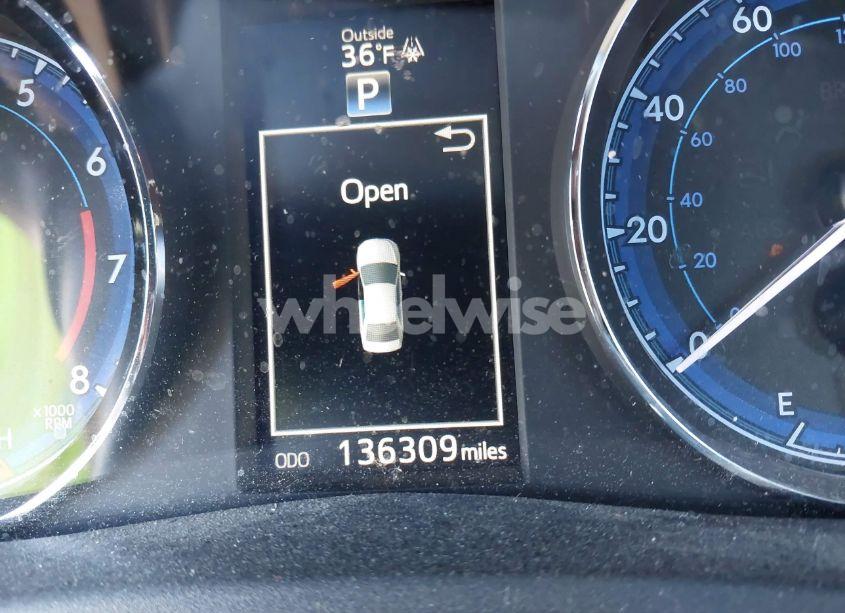 Photo 15 of 2017 Toyota Corolla SE (VIN 2T1BURHE3HC865418)