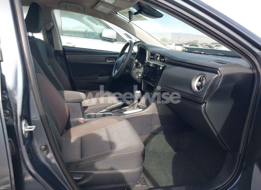 Photo 5 of 2017 Toyota Corolla LE (VIN 2T1BURHE3HC869842)