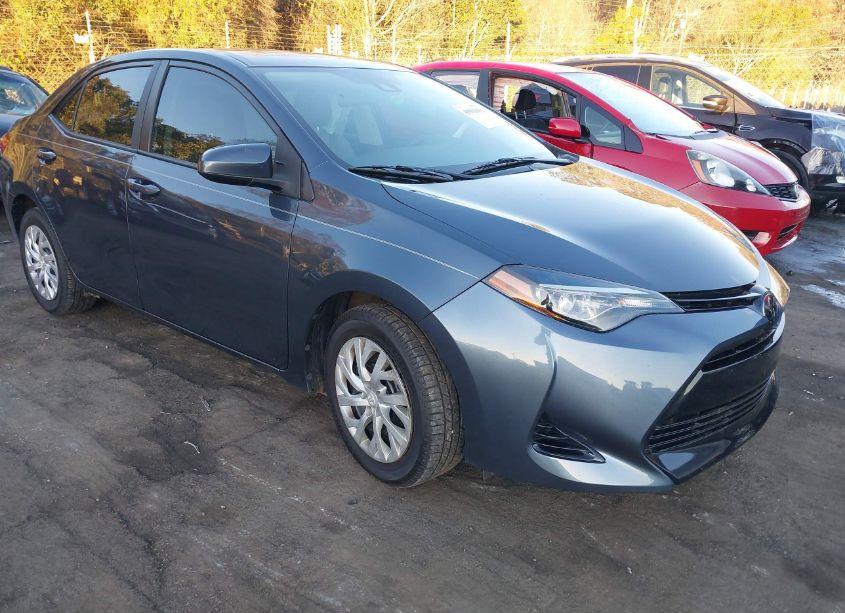 2017 Toyota Corolla LE (VIN 2T1BURHE3HC882977) main photo